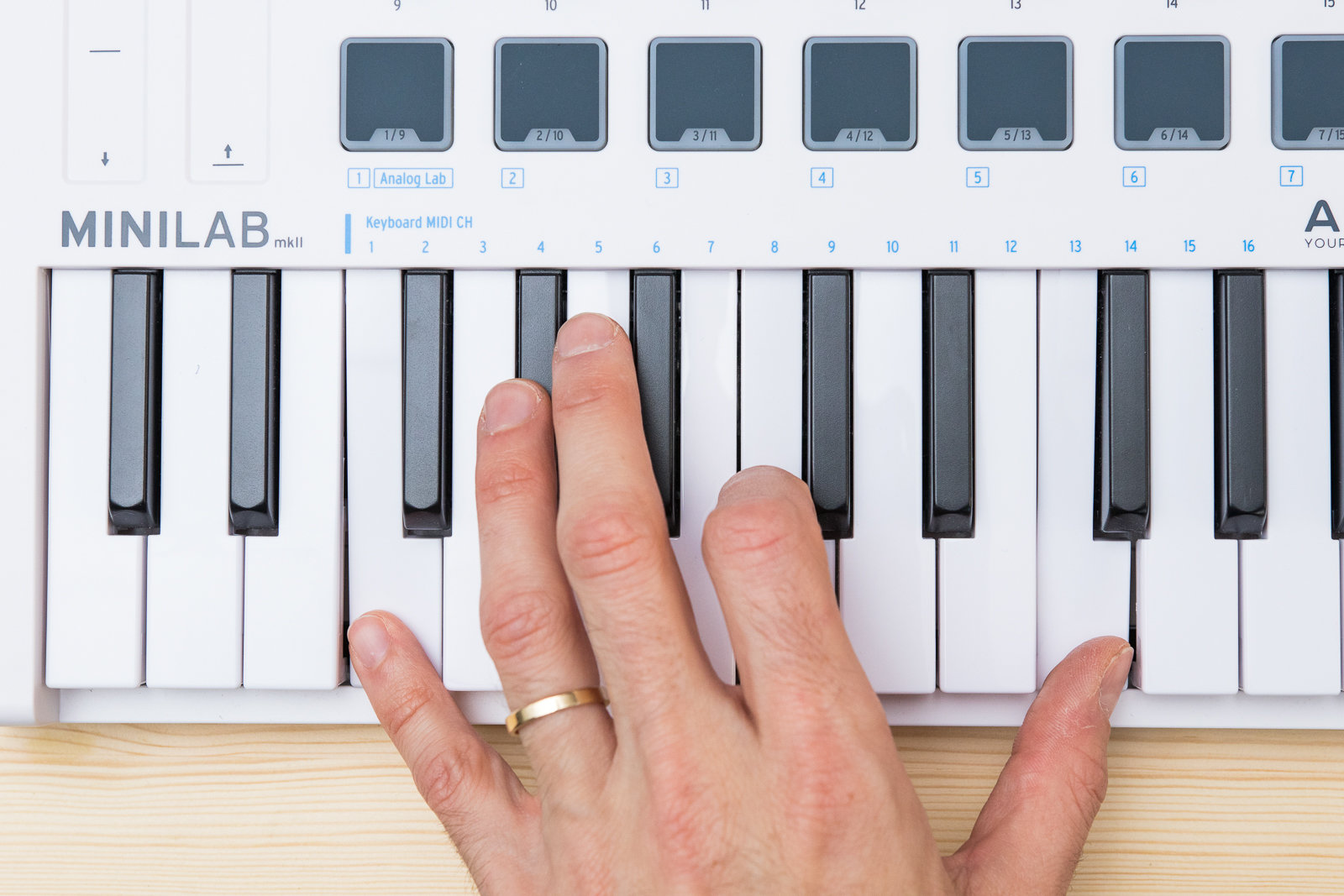 MiDi keyboard controller