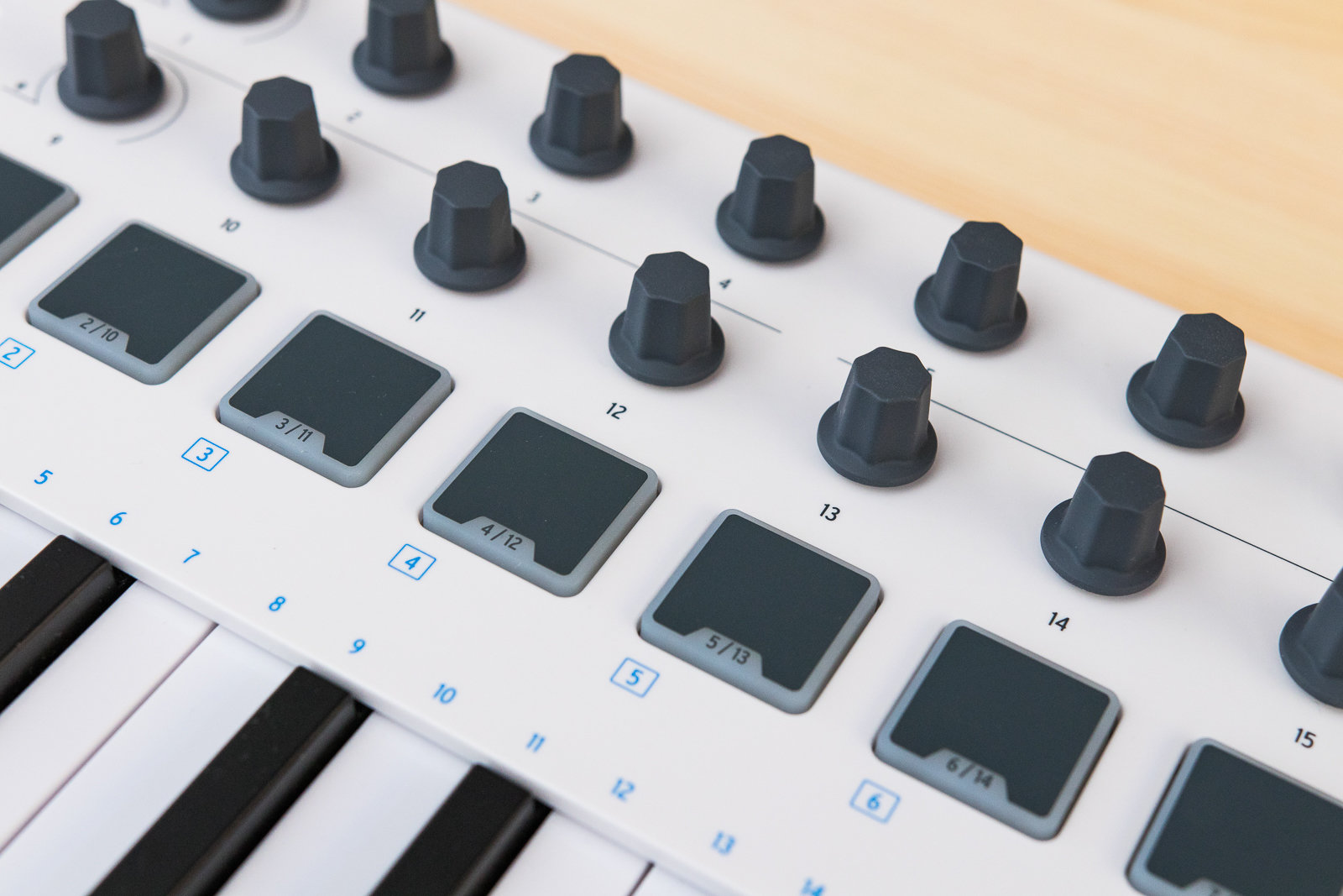 MiDi keyboard controller