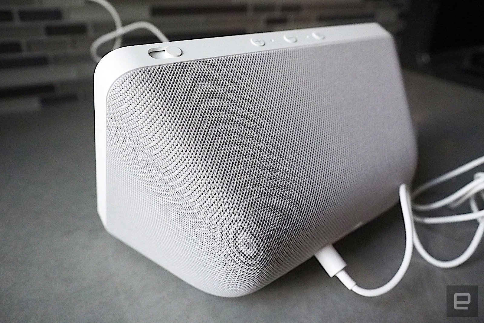 Lenovo Smart Display 7 vs. Amazon Echo Show 8