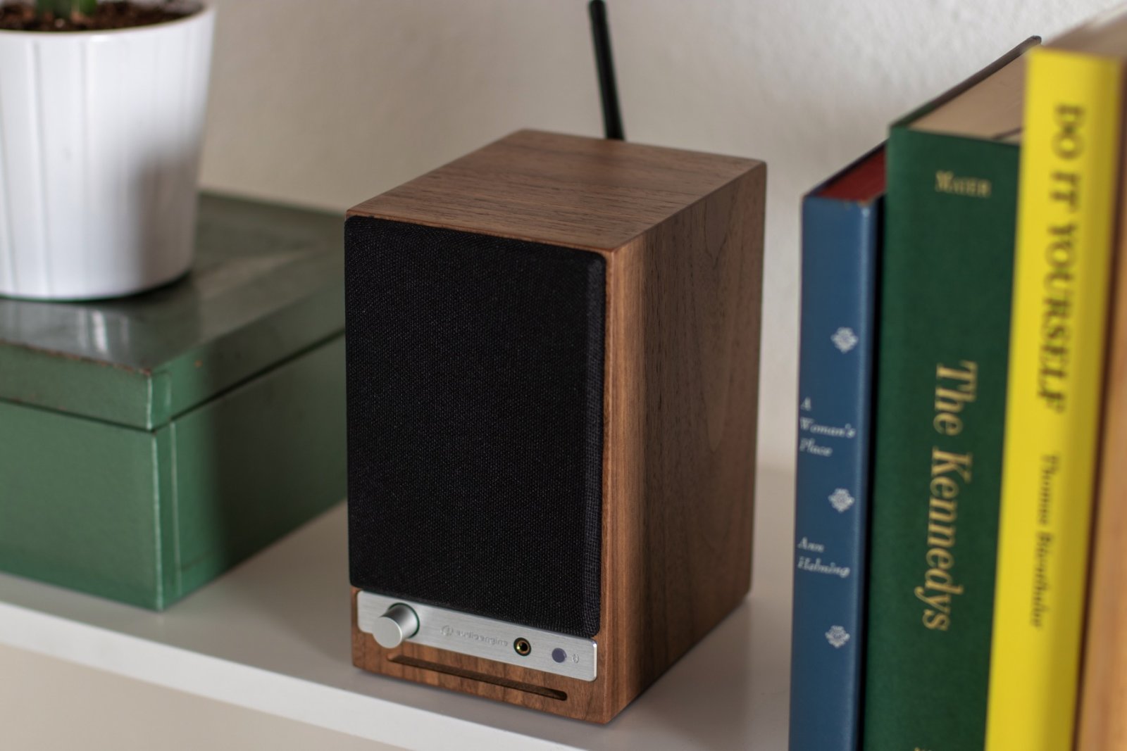 Bookshelf speakers