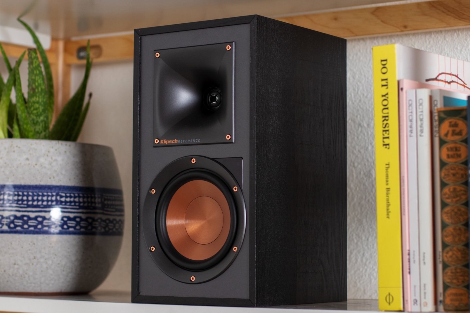 Bookshelf speakers