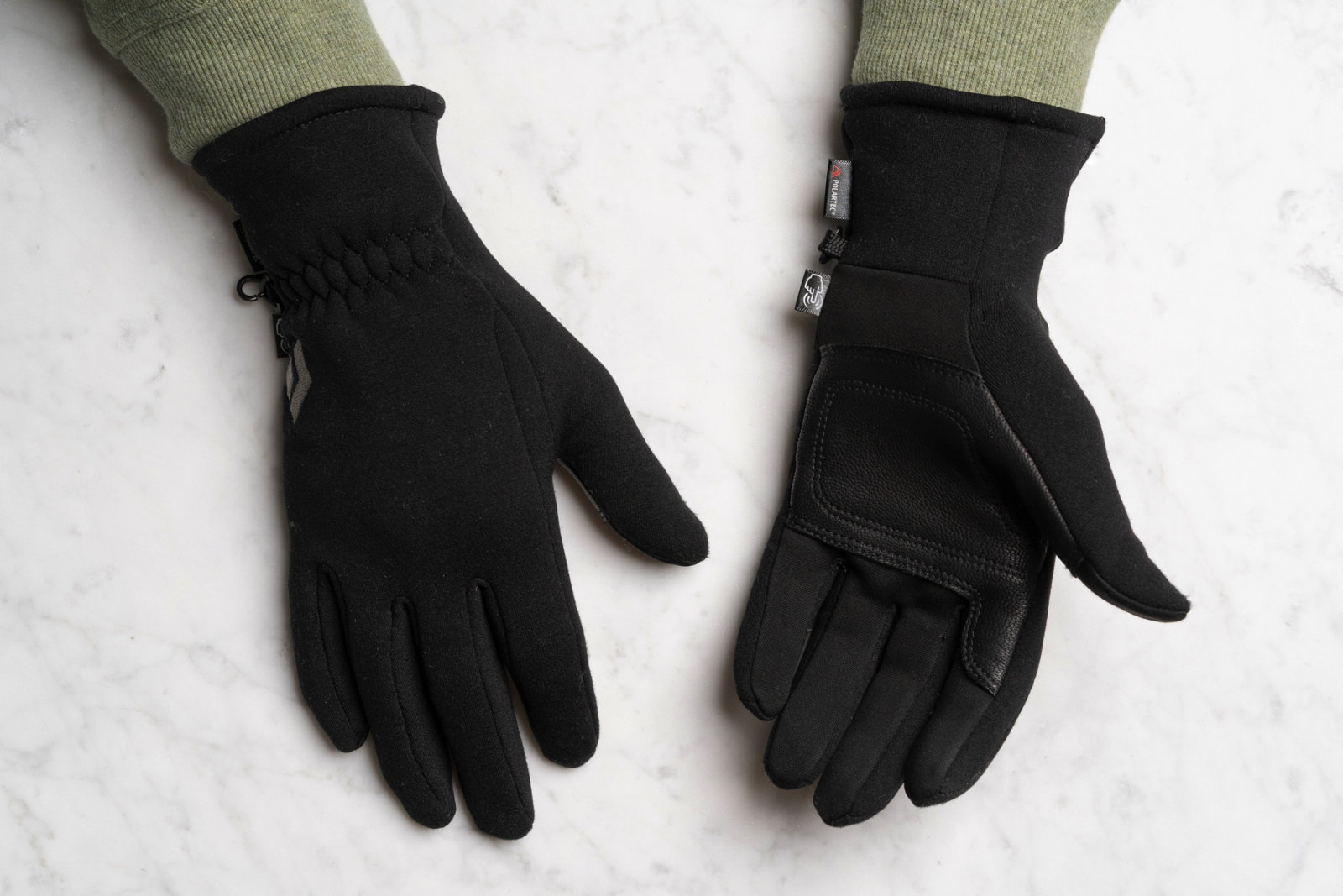 Touchscreen gloves