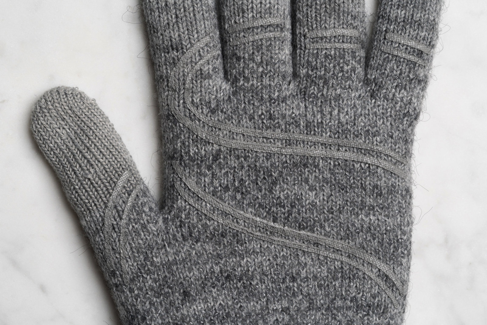 Touchscreen gloves